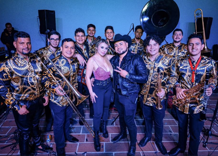 Brindis y música en vivo